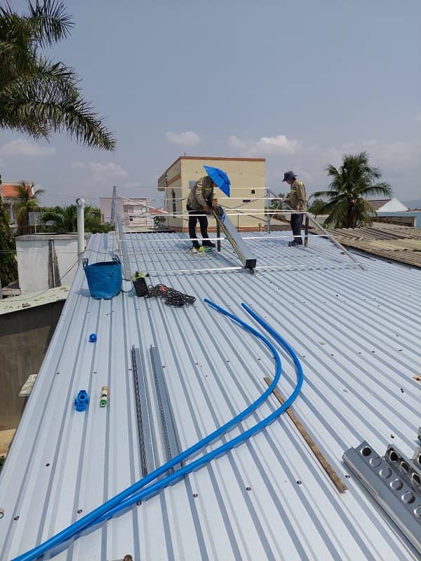 Máy nước nóng năng lượng mặt trời công xuất 2500l Máy nước nóng năng lượng mặt trời 2500l