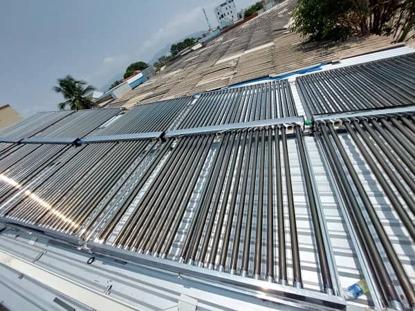 Máy nước nóng năng lượng mặt trời công xuất 2500l Máy nước nóng năng lượng mặt trời 2500l