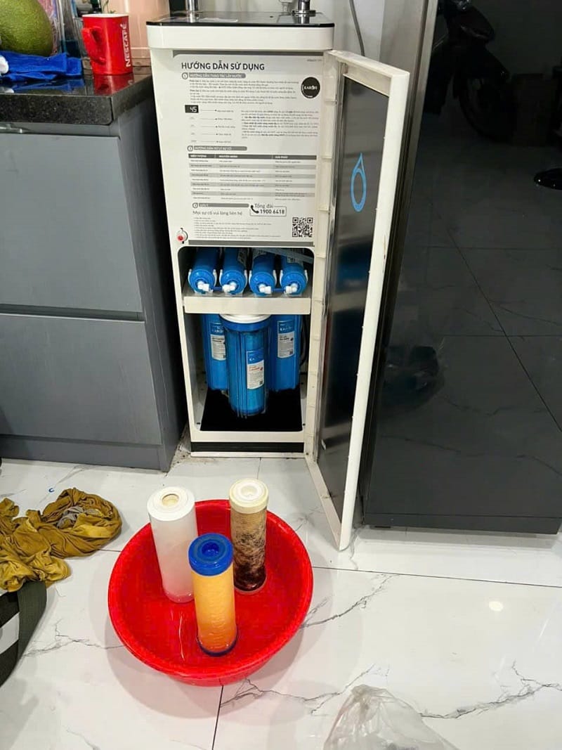 Thay lõi lọc Karofi