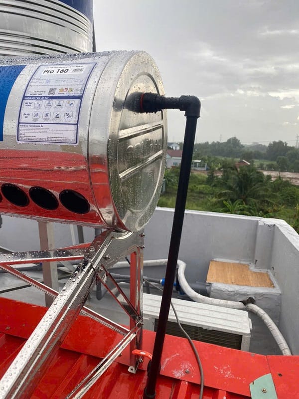 Máy nước nóng năng lượng mặt trời suka Máy nước nóng năng lượng mặt trời suka