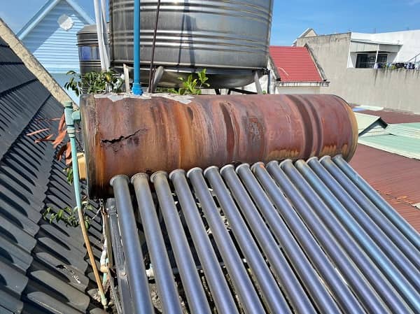 Sửa máy nước nóng năng lượng mặt trời tại nhà