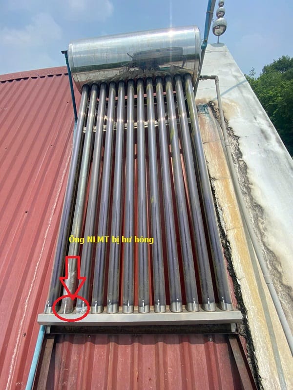 Thay ống thu nhiệt máy nước nóng NLMT